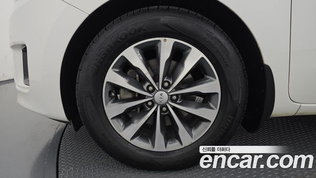 Kia Carnival 11-seater Noblesse 2016 — фото 5
