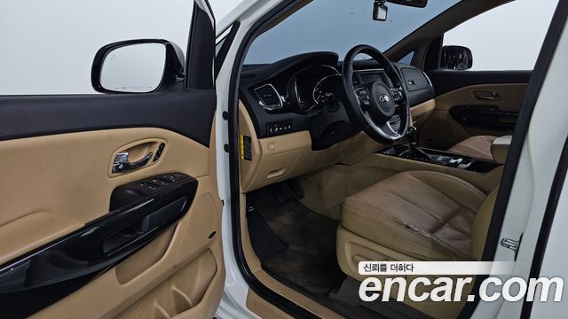 Kia Carnival 11-seater Noblesse 2016 — фото 10