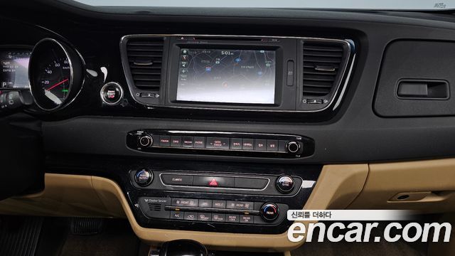Kia Carnival 11-seater Noblesse 2016 — фото 14