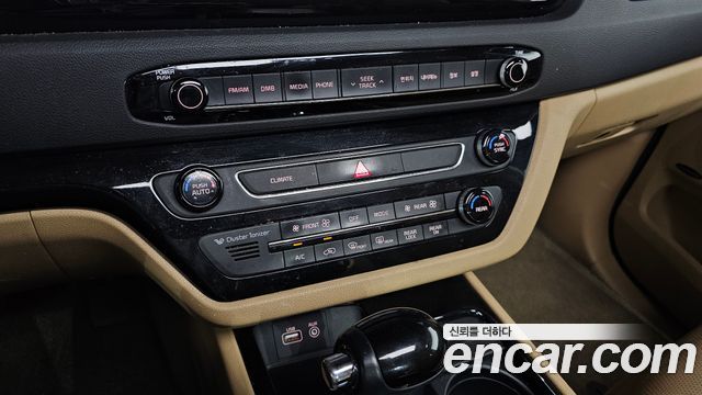Kia Carnival 11-seater Noblesse 2016 — фото 17