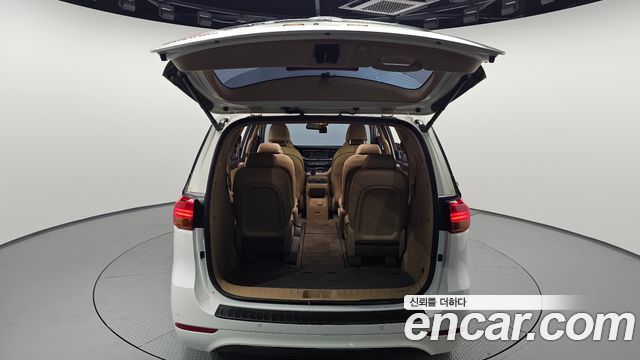 Kia Carnival 11-seater Noblesse 2016 — фото 20