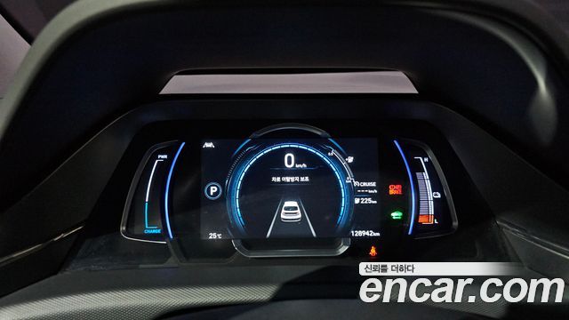Hyundai Ioniq Electric Q 2020 — фото 8