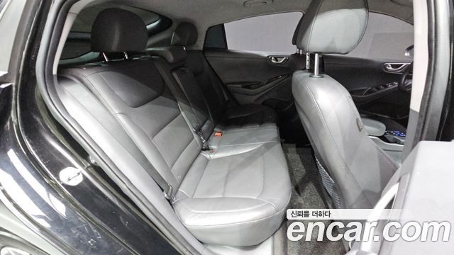 Hyundai Ioniq Electric Q 2020 — фото 11