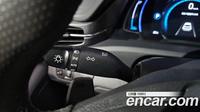 Hyundai Ioniq Electric Q 2020 — фото 18