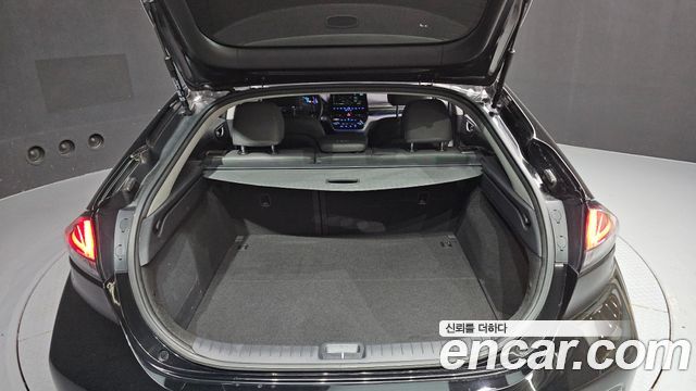 Hyundai Ioniq Electric Q 2020 — фото 20