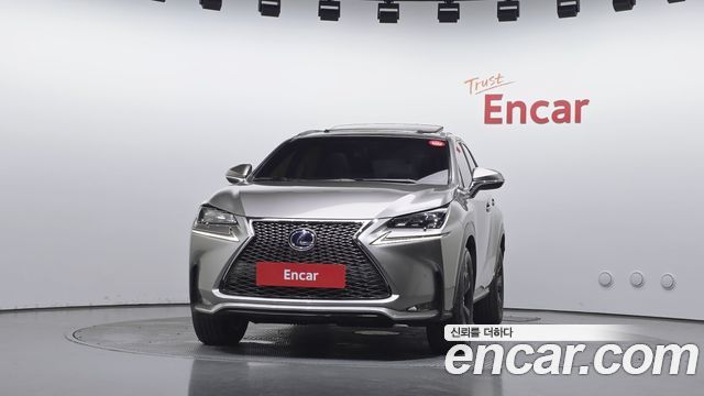 Lexus NX300h Executive 2017 — фото 3