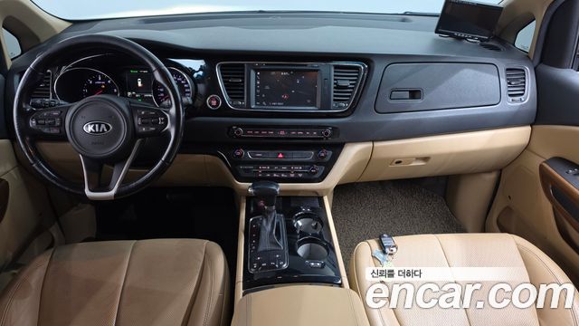 Kia Carnival 9-seater Hi-Limousine Noblesse 2017 — фото 7