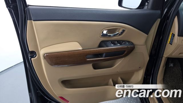 Kia Carnival 9-seater Hi-Limousine Noblesse 2017 — фото 24