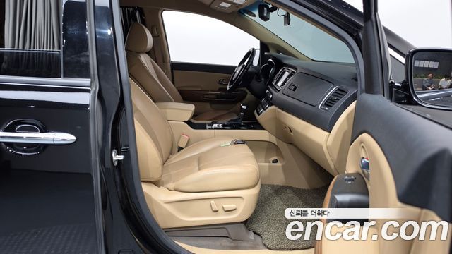 Kia Carnival 9-seater Hi-Limousine Noblesse 2017 — фото 26