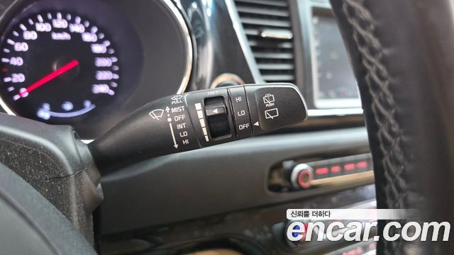 Kia Carnival 9-seater Hi-Limousine Noblesse 2017 — фото 27