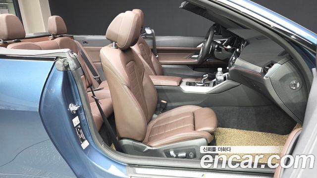 BMW 4 Series (G22) 420i M Sport Convertible 2022 — фото 11