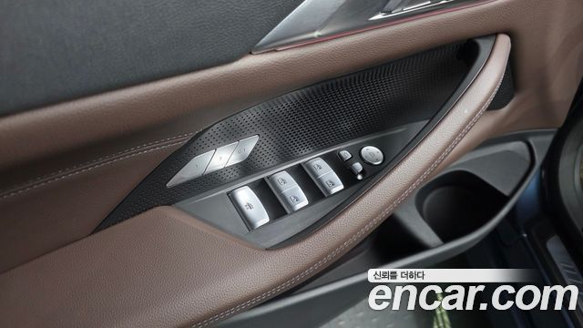 BMW 4 Series (G22) 420i M Sport Convertible 2022 — фото 28