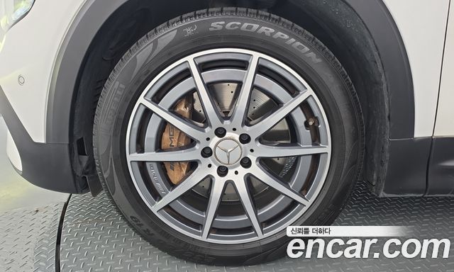 Mercedes-Benz GLB-Class (X247) AMG GLB35 4MATIC 2021 — фото 5