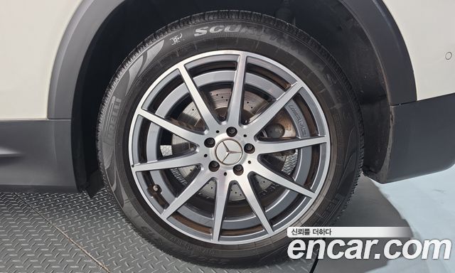 Mercedes-Benz GLB-Class (X247) AMG GLB35 4MATIC 2021 — фото 21
