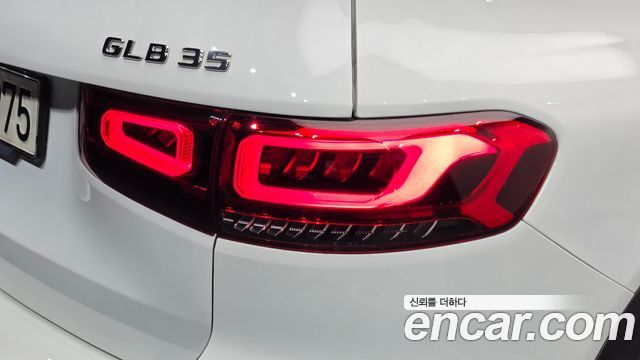 Mercedes-Benz GLB-Class (X247) AMG GLB35 4MATIC 2021 — фото 23