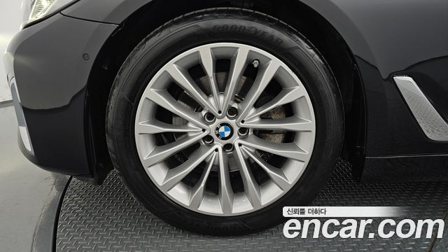 BMW 5 Series (G30) 520i Luxury 2021 — фото 5