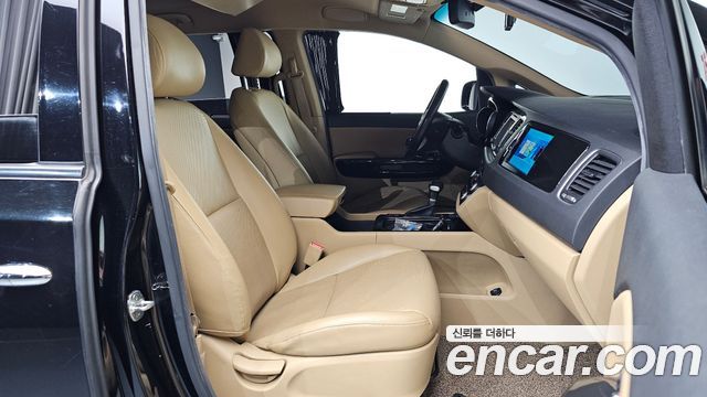 Kia Carnival 9-seater Hi-Limousine Prestige High roof 2018 — фото 12