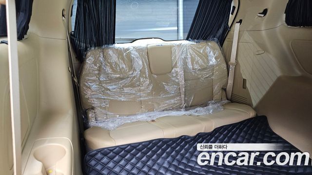 Kia Carnival 9-seater Hi-Limousine Prestige High roof 2018 — фото 13