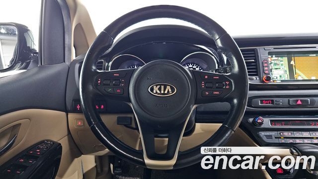 Kia Carnival 9-seater Hi-Limousine Prestige High roof 2018 — фото 14