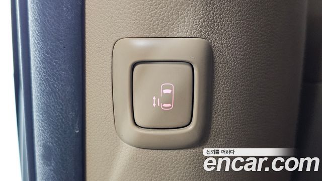 Kia Carnival 9-seater Hi-Limousine Prestige High roof 2018 — фото 18