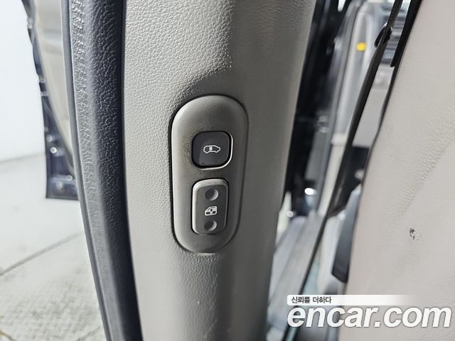 Kia Carnival R Grand Carnival GLX Premium 2013 — фото 22