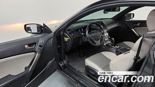 Hyundai Genesis Coupe 2.0 Export 2014 — фото 10