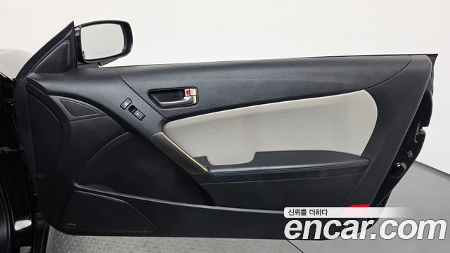 Hyundai Genesis Coupe 2.0 Export 2014 — фото 25