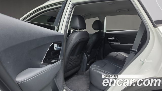 Kia Niro EV Noblesse 2021 — фото 17