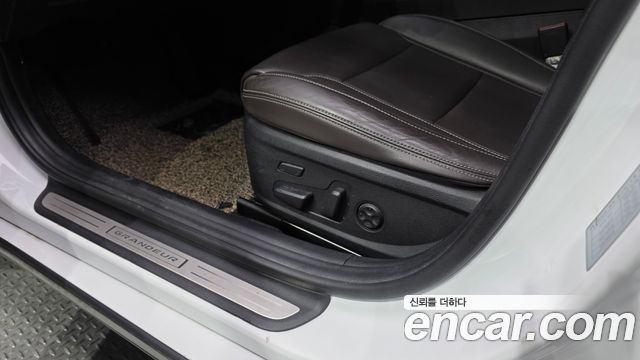 Hyundai Grandeur (IG) 2.4 Premium Special 2018 — фото 31