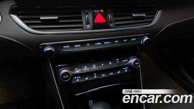 Hyundai Grandeur (IG) 2.4 Premium Special 2018 — фото 32
