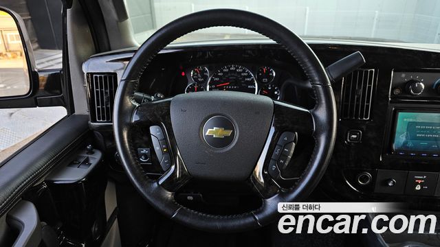 Chevrolet Express Van 6.0 2016 — фото 15