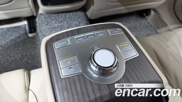 Genesis G80 (RG3) Gasoline 2.5 Turbo AWD 2025 — фото 16