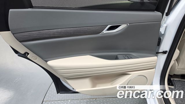 Genesis G80 (RG3) Gasoline 2.5 Turbo AWD 2025 — фото 25