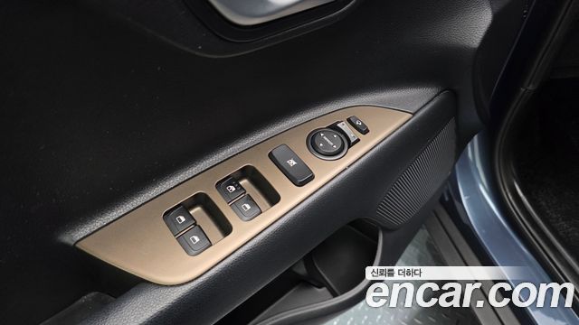Kia Stonic 1.4 Prestige 2019 — фото 18