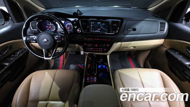 Kia Carnival 9-Seater Hi-Limousine Noblesse Special 2019 — фото 7