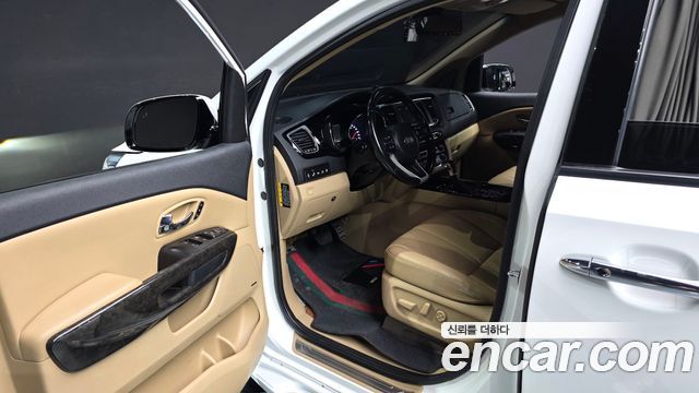 Kia Carnival 9-Seater Hi-Limousine Noblesse Special 2019 — фото 10