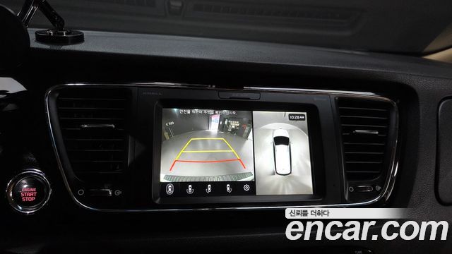 Kia Carnival 9-Seater Hi-Limousine Noblesse Special 2019 — фото 15