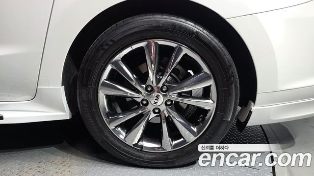 Kia Carnival 9-Seater Hi-Limousine Noblesse Special 2019 — фото 21