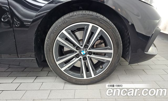 BMW 1 Series (F40) 120i Advantage 2022 — фото 21