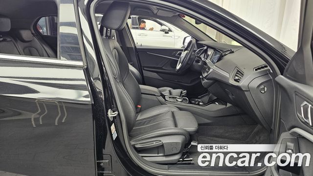 BMW 1 Series (F40) 120i Advantage 2022 — фото 26