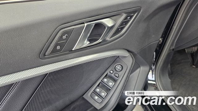 BMW 1 Series (F40) 120i Advantage 2022 — фото 28