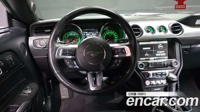 Ford Mustang Coupe 2015 — фото 13