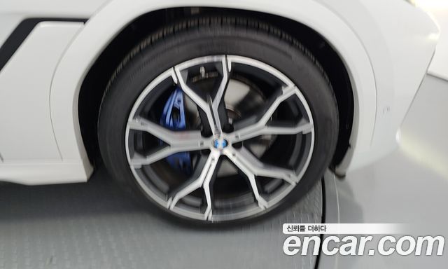 BMW X6 (G06) xDrive40i M Sport 2022 — фото 21