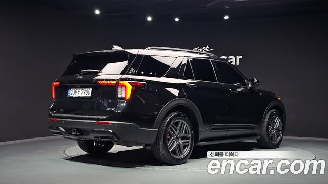 Ford Explorer (VI) 2.3 ST-Line 4WD 2025 — фото 2