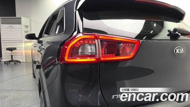 Kia Niro EV Noblesse 2019 — фото 23