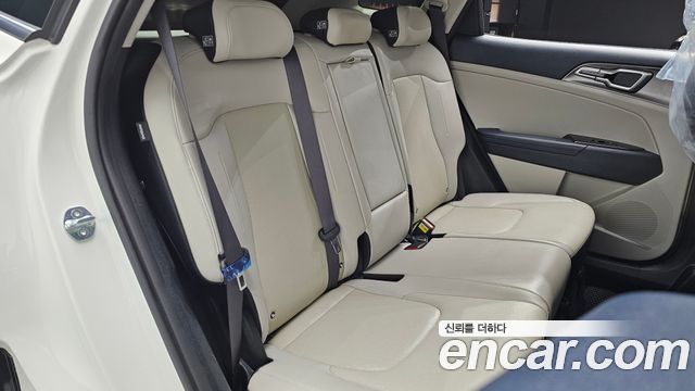 Kia Sportage (V) Diesel 2.0 2WD Nobleless 2024 — фото 11