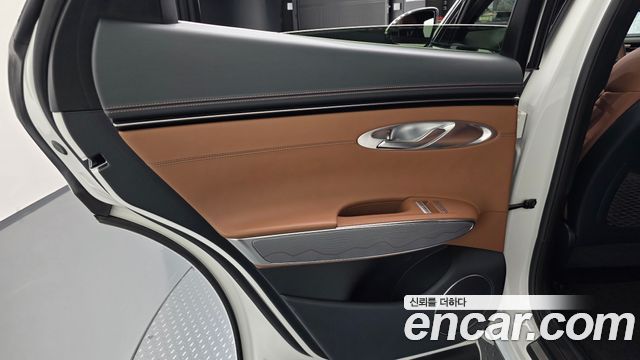 Genesis GV70 2.5T Gasoline AWD 2023 — фото 25