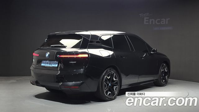 BMW iX xDrive50 Sports Plus 2022 — фото 2