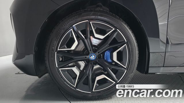 BMW iX xDrive50 Sports Plus 2022 — фото 5