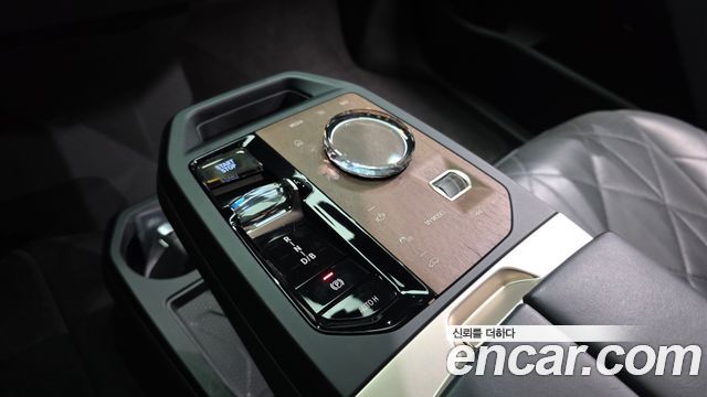 BMW iX xDrive50 Sports Plus 2022 — фото 9